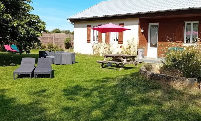 Anneville-sur-Mer House | Beautiful private villa for 6 people with WIFI, TV and pets allowed