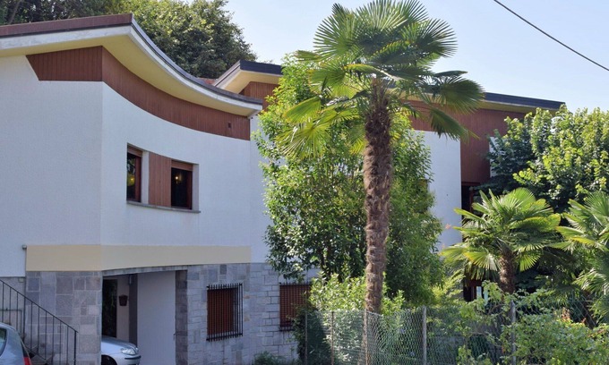 Laveno Villa | Private Villa for 9 with Lake View, WIFI & Terrace