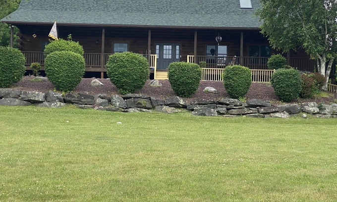 Brodheadsville Cabin | Inviting Private Cabin with Ocean View and Spa Amenities