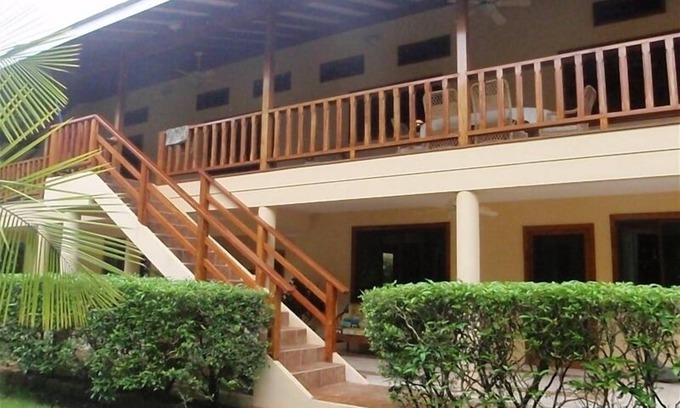 Langostino House | Pristine Beachfront Escape with Golf and Pool Access