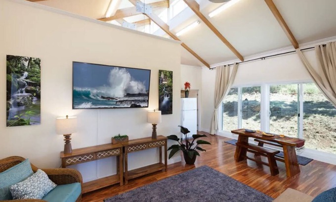Kamuela Cottage | Cozy Private Cottage with Ocean View & Pet-Friendly Amenities