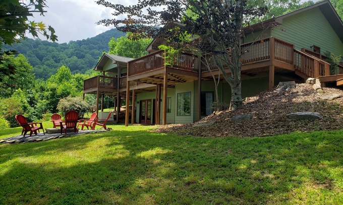 Leicester House | Inviting Mountain Retreat Near Asheville with Hot Tub & Spa
