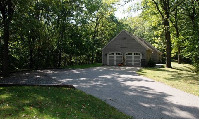 Bristol House | Serene Private Retreat with Pet-Friendly Amenities