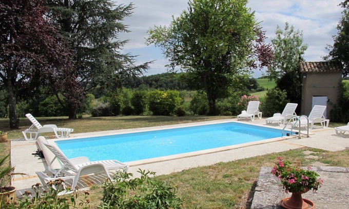 Lalandusse Villa | Relaxing Private Villa with Pool, A/C & Pet-Friendly Amenities