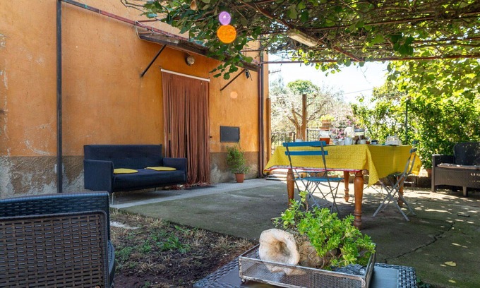 Pitigliano House | Beautiful private villa for 5 people with WIFI, A/C, TV, patio and pets allowed