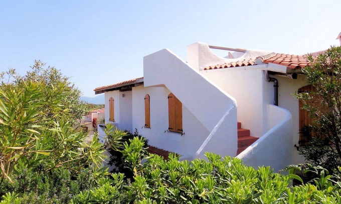 La Ciaccia House | Inviting Oceanfront Villa for 6 with Free WiFi and A/C
