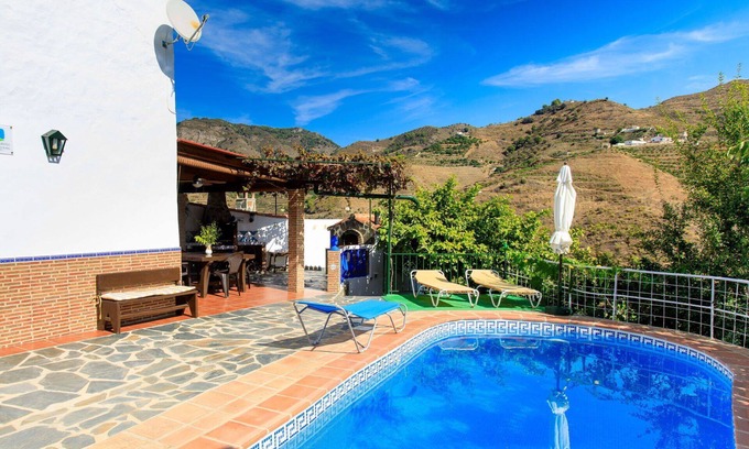 Almunecar Villa | Relaxing Villa for 4 with Private Pool and Ocean View