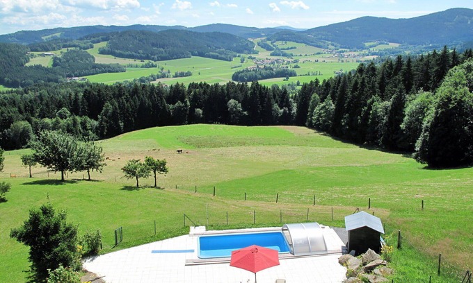 Kollnburg House | Spacious Apartment for 26 with Pool, Pets Welcome & Parking