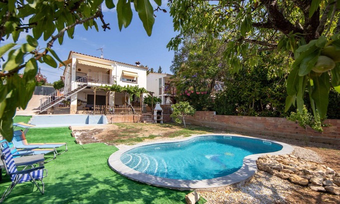 El Castell de Montornes House | Private Villa for 4 with Pool, Ocean View & A/C Amenities