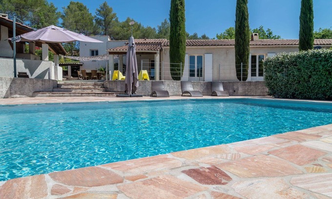 Rocbaron House | Relaxing Villa for 8 with Private Pool and Modern Amenities