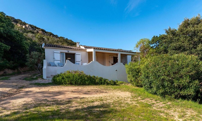Pianotolli-Caldarello House | Private Oceanfront Villa for 6 with A/C and Terrace