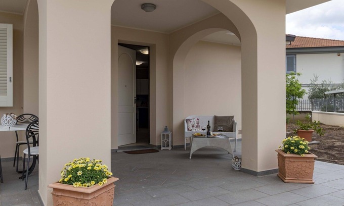 San Rocco House | Cozy Private Villa for 4 with WIFI, Parking & Spa Access