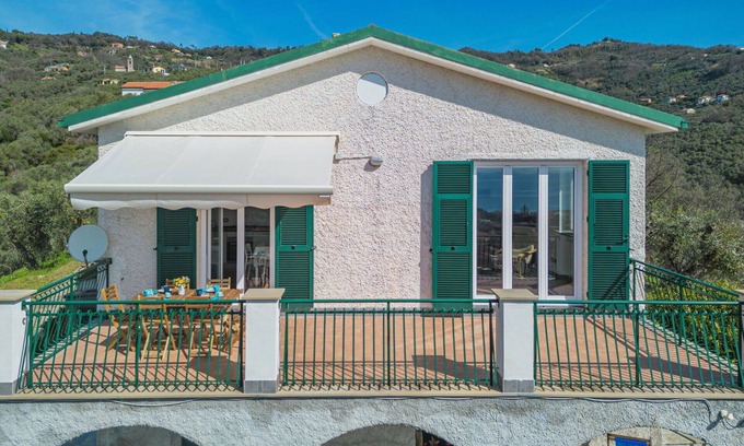 Moneglia House | Beautiful Private Villa for 6 with Ocean View & Pet Friendly