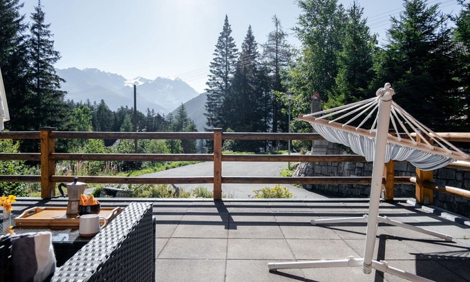 Champex-Lac House | Inviting Villa for 8 with Lake View, Terrace & Parking