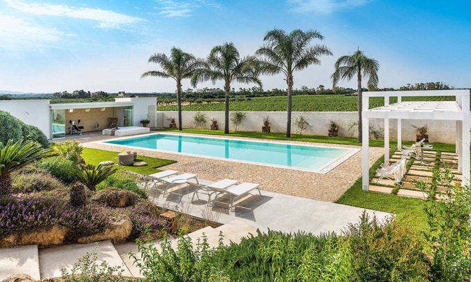 Marausa Villa | Private Villa for 10 with Pool, Ocean View & A/C