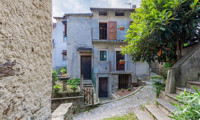 Vercana House | Beautiful private villa for 4 people with TV, patio, pets allowed and parking