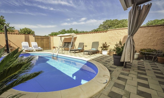 Polaca House | Elegant Private Villa for 6 with Pool and Ocean View