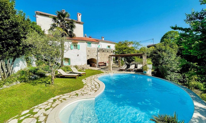 Zagore House | Inviting Private Villa with Pool and Breathtaking Views
