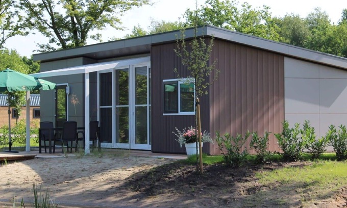 Susteren House | Cozy Private Villa with Pool, WiFi, and Parking for 4
