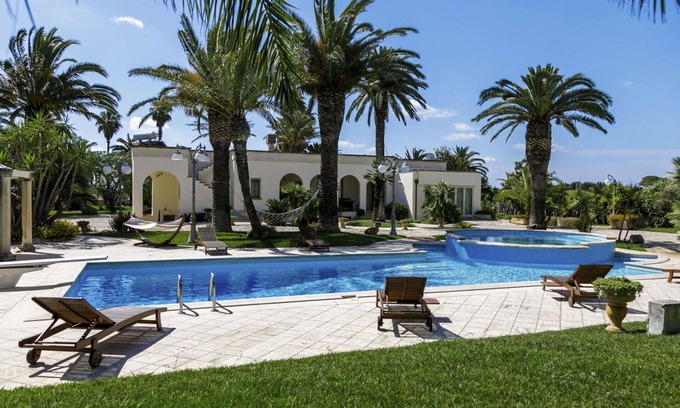 Nardo Villa | Exquisite Villa with Hot Tub, Pool, and Ocean Views