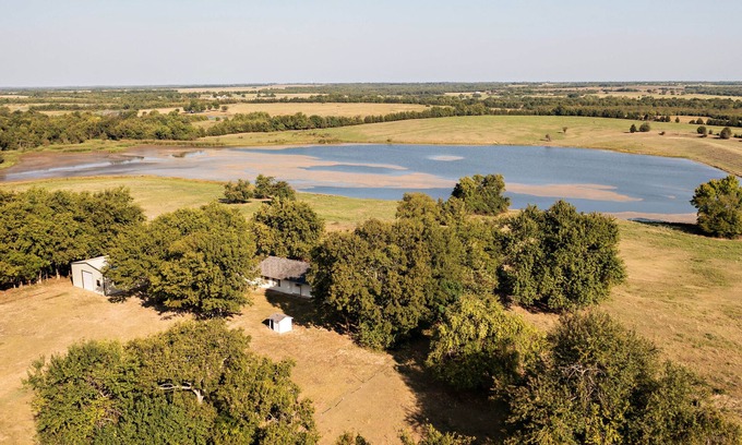 Brookston House | Peaceful Retreat with Private Lake and Family-Friendly Amenities