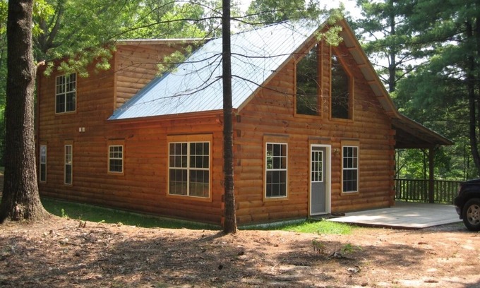 Murphy Cabin | Cozy Log Cabin Retreat with Hot Tub and Pool Table