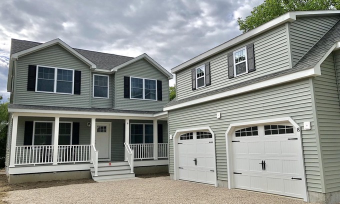 Narragansett Pier House | Cozy Oceanfront 6BR Home in Narragansett Pier, Rated 9.8