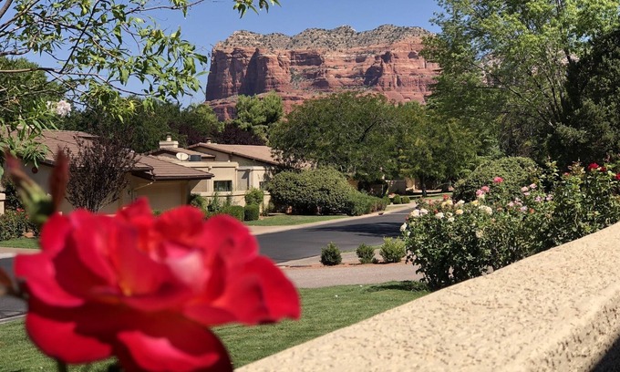 Oak Creek House | Serene Red Rock Retreat at Canyon Mesa Golf & Country Club