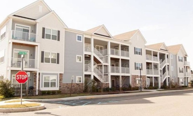 Rehoboth Beach Condo | Relaxing Rehoboth Beach Condo with Pools & Ocean Views
