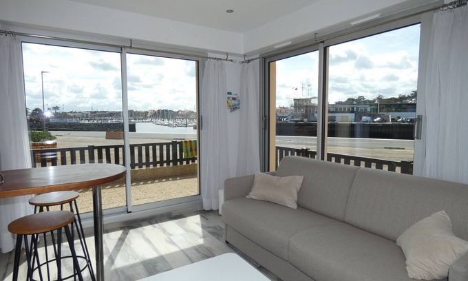 Capbreton Apartment | Renovated Apartment with Ocean View by the Port - 9.6 Rating