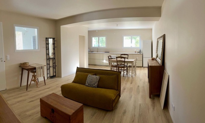 Cabannes Apartment | Beautiful renovated apartment in the countryside