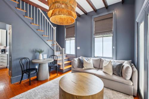 Cannonborough Elliotborough Apartment | Inviting Renovated Apartment Just Steps from King Street