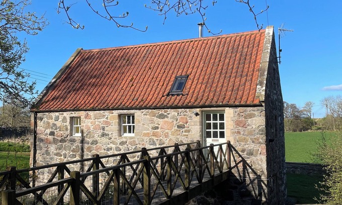 Banff House | Renovated Mill Retreat near Portsoy with Family-Friendly Amenities