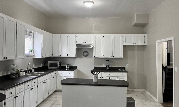 Kreole House | Renovated Home in Moss Point - Child Friendly & Rated 10/10