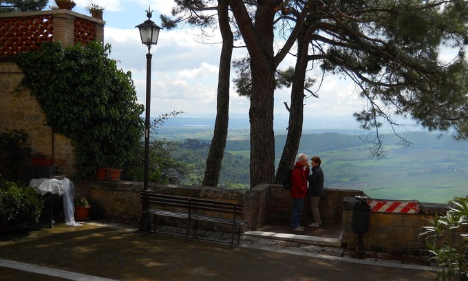 Montepulciano Apartment | Elegant Residence in the Heart of Old Town with Spa & Pool