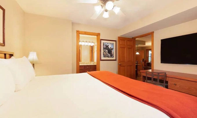 Gatlinburg Resort | Relaxing Resort with Jacuzzi, Close to Gatlinburg Attractions