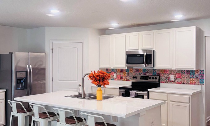 Bagdad House | Beautiful retreat 25 min from Pensacola Beach and 35 min from Navarre Beach