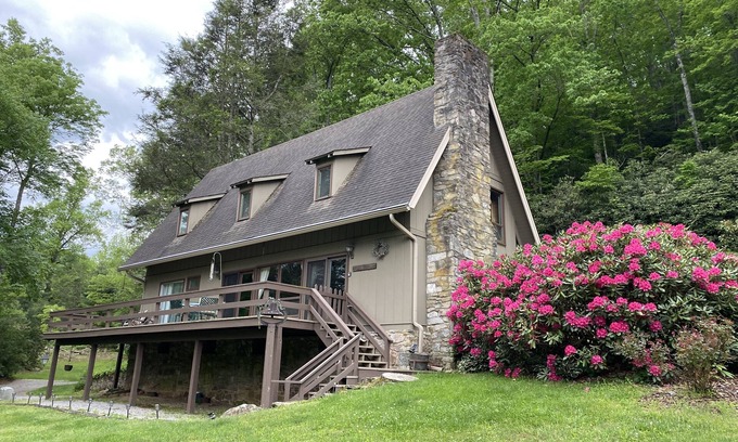 Canton House | Cozy Riverfront Chalet: Pet Friendly, Pool & Free WiFi