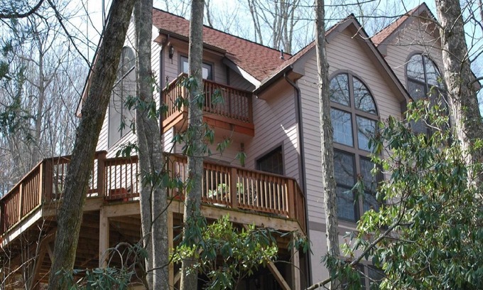 Boone House | Riverside Getaway: Pet-Friendly Retreat with Breakfast