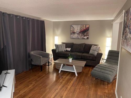 Ottawa Division House | Top-Rated Rooms in a Prime Location – Guest Rated 10/10