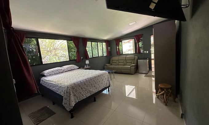 Suchitoto Bed & Breakfast | Tranquil Retreat Near Suchitoto Surrounded by Nature