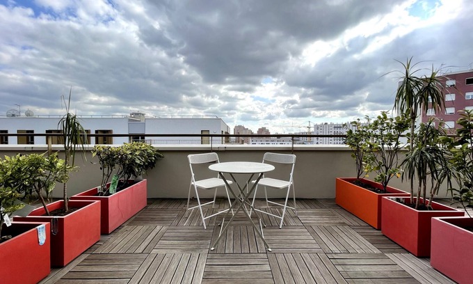 Bagneux Bed & Breakfast | Cozy Room with Terrace Near Metro and RER Access