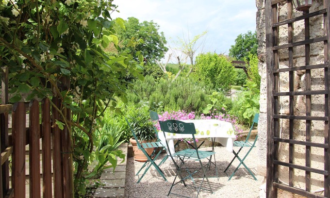 Le Verdier House | Beautiful rural gite with private 12m pool and gardens for relaxing holidays