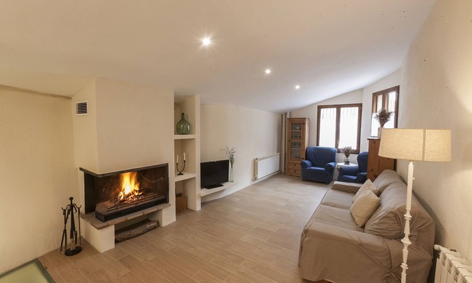 Farena Cottage | Charming Rural Retreat in Montañas de Prades with Spa