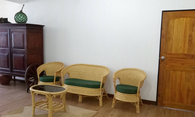 Kollupitiya Apartment | Cozy Rustic One Bed Flat with Wheelchair Accessibility