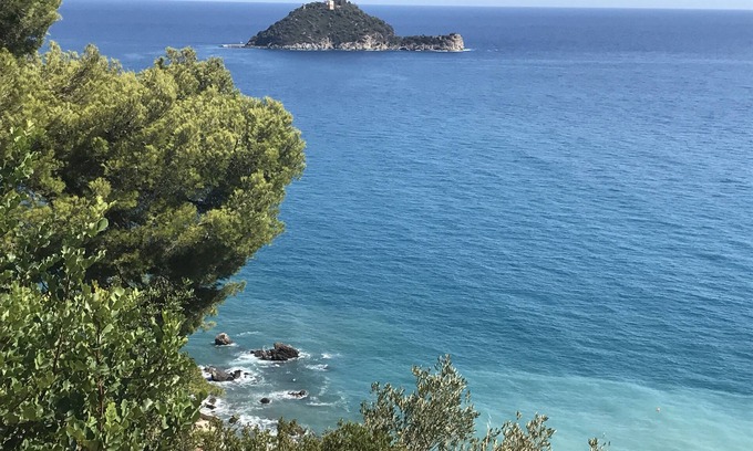Villanova d'Albenga House | Inviting Stone House Near Garlenda, Pet Friendly & Ocean View