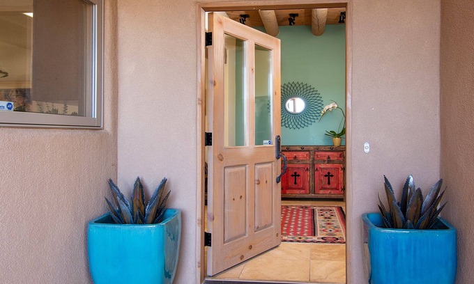 Santa Fe House | Stunning Santa Fe Home with Breathtaking Views and Amenities