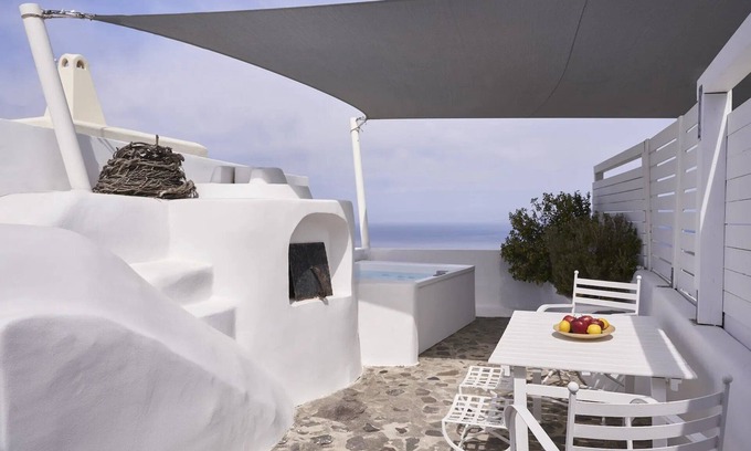 Finikia Villa | Elegant Fava Eco Villa with Caldera Sunset Views in Oia