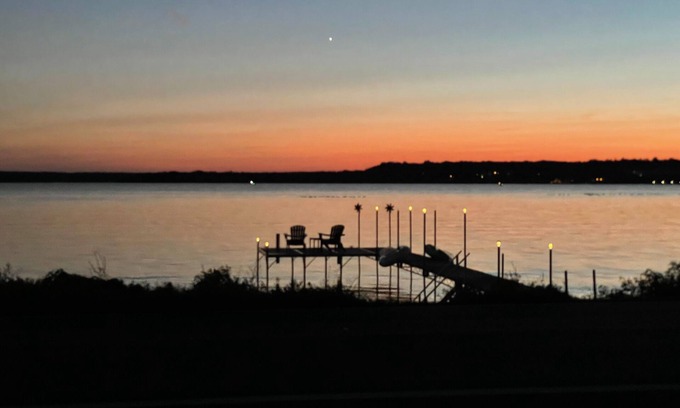 Saratoga Springs House | Inviting Saratoga Lake Home with Beautiful Sunsets & Amenities