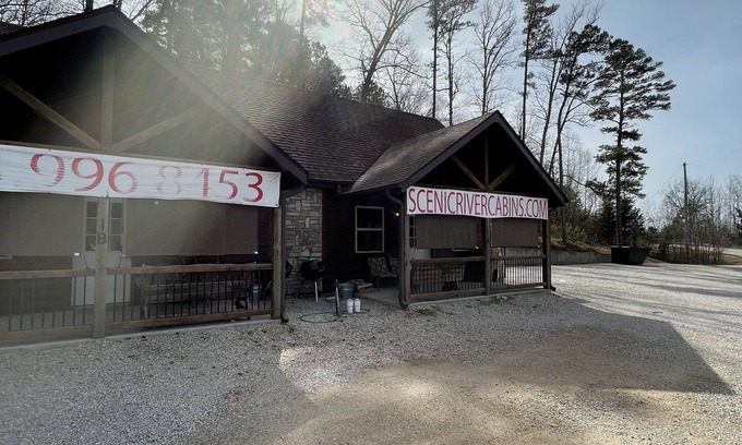 Van Buren Cabin | Scenic River Cabin: Pet and Child Friendly Retreat